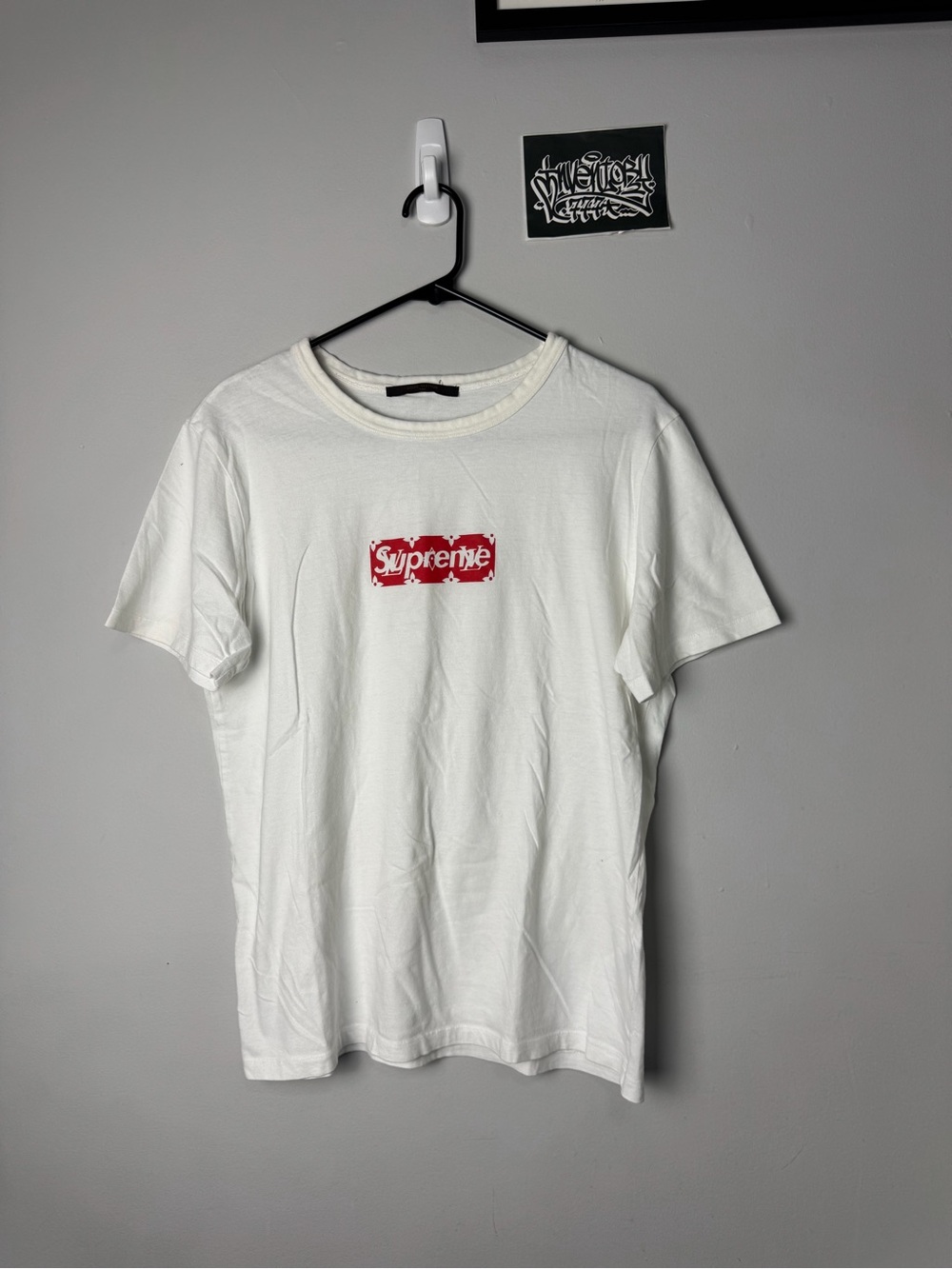 Supreme LV Box Logo